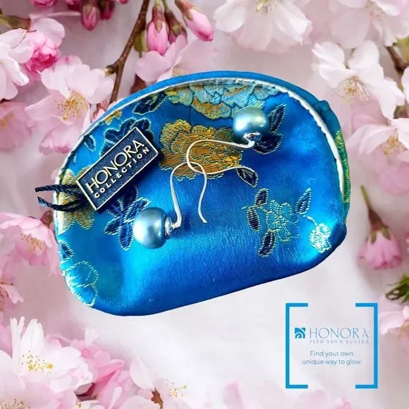 ❌️SOLD❌️HONORA Silvery Gray Pearl and Sterling French Wire Earrings - Picture 1 of 5